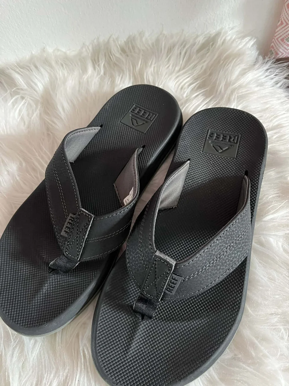 Reef Black Men's Cushioned Flip Flops